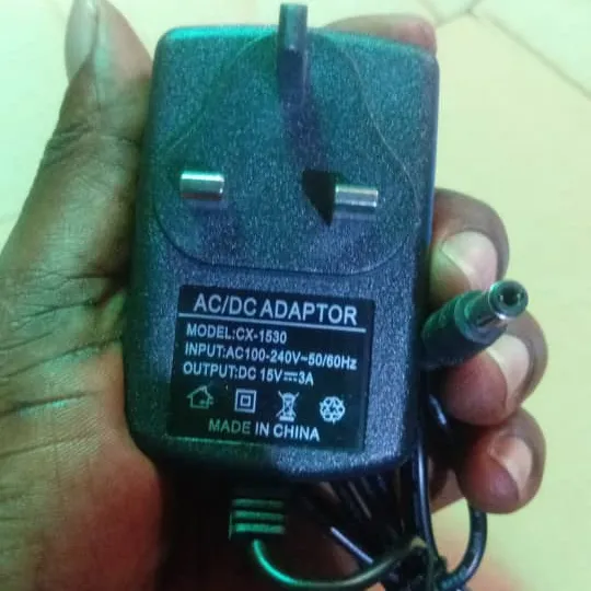 AC/DC power adapter